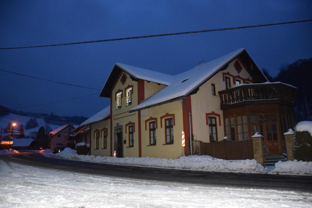 U Potoka Cedronu Daire Jilemnice Dış mekan fotoğraf